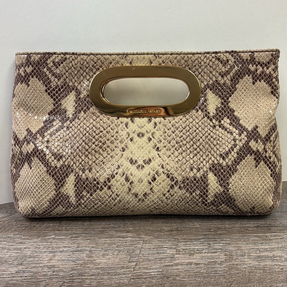 Michael Kors BERKLEY Leather Snake Skin Embossed Clutch -Dark Sand - Picture 2 of 13